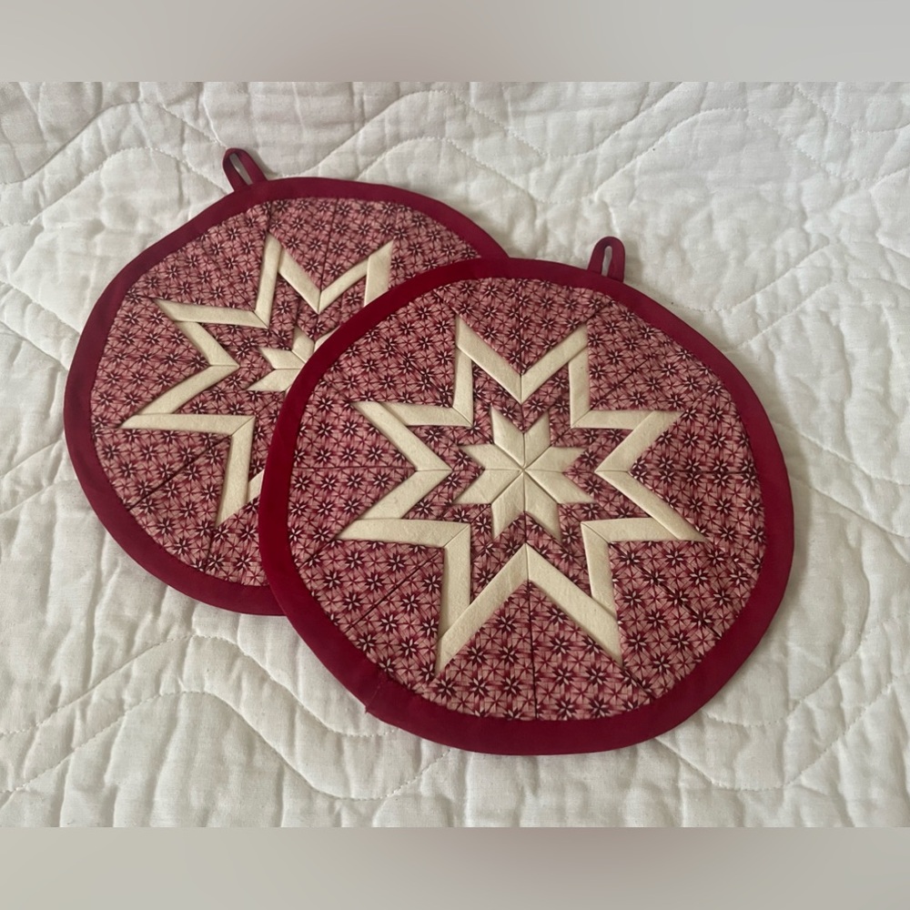 Set of two NWOT Homemade Quilted Potholders